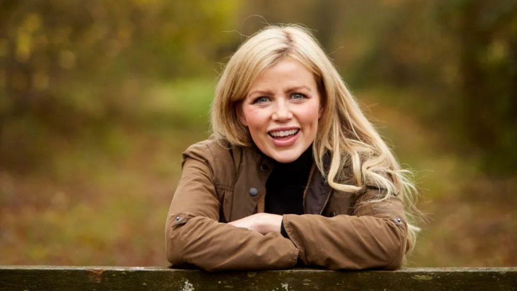 Ellie Harrison biography