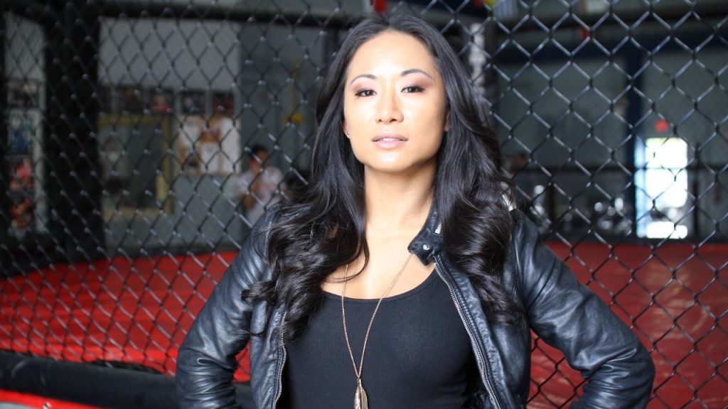 Gail Kim Income