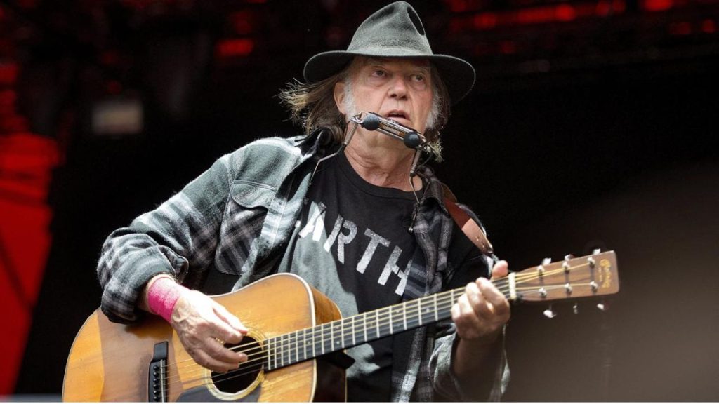 Neil Young Income