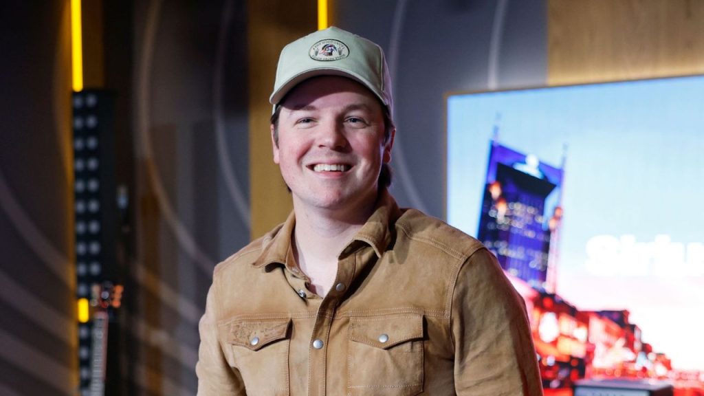 Travis Denning Income