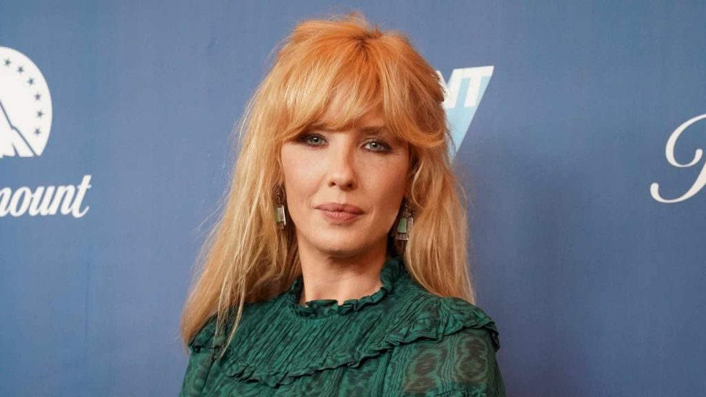 Kelly Reilly income